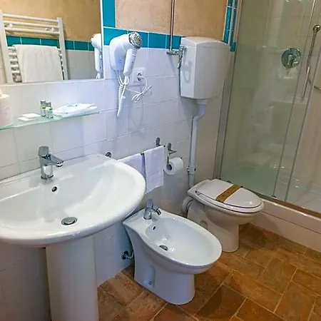 Di Montegiove Hotel *